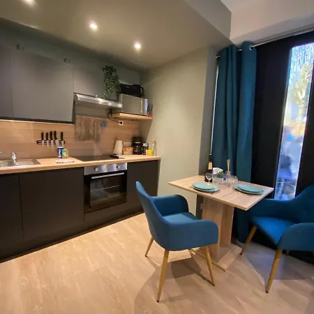 Avec Baignoire Balneo Centre De - 040 公寓